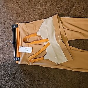 Allfenix pocket legging and sports bra